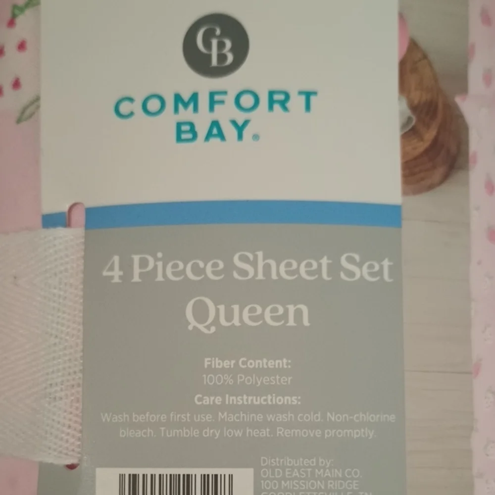 Comfort Bay Pink Strawberry Queen Bedding Set - Picture 2 of 4